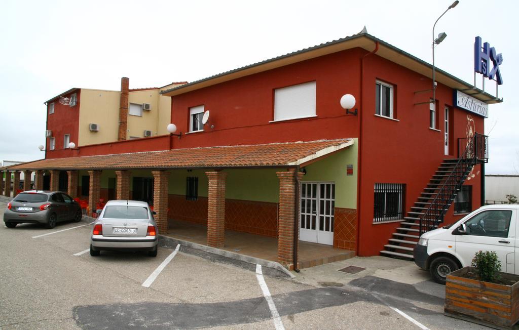 Hostal Asturias Jarilla Exterior photo