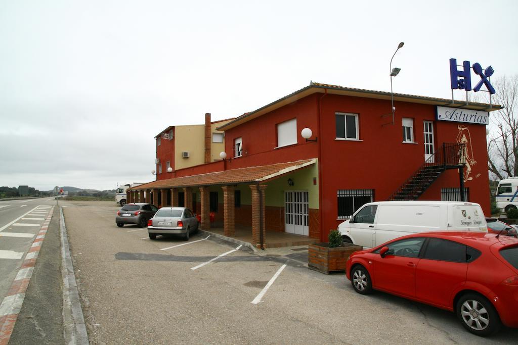 Hostal Asturias Jarilla Exterior photo